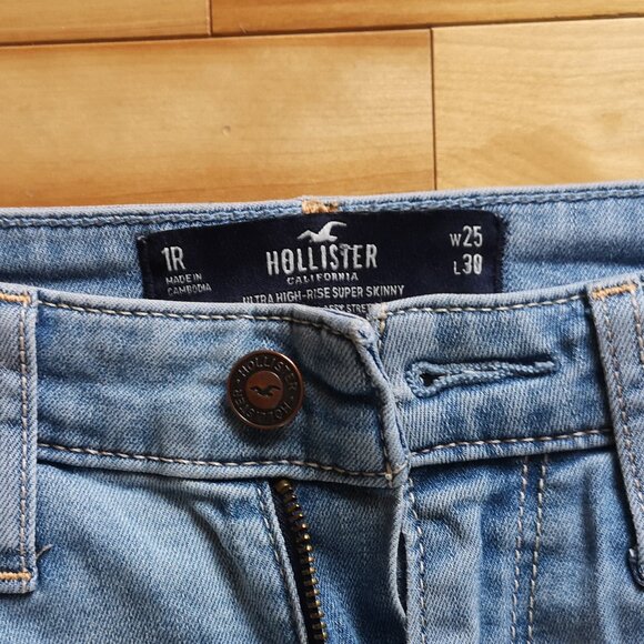 Hollister High Rise Skinny Jeans size 1 - Picture 3 of 4